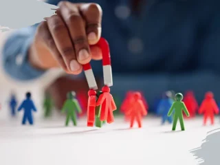 Más allá de la visibilidad: Las RP que impulsan conversiones en el viaje de compra B2B
